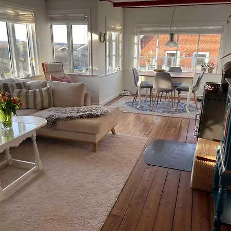 Lovely Summer House Close To The Beach