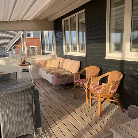 Lovely Summer House Close To The Beach *